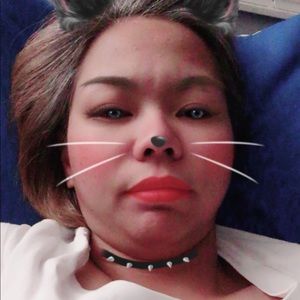 Meet your Posher, Claire